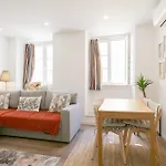 Modern Cozy Stay In Central Lisbon